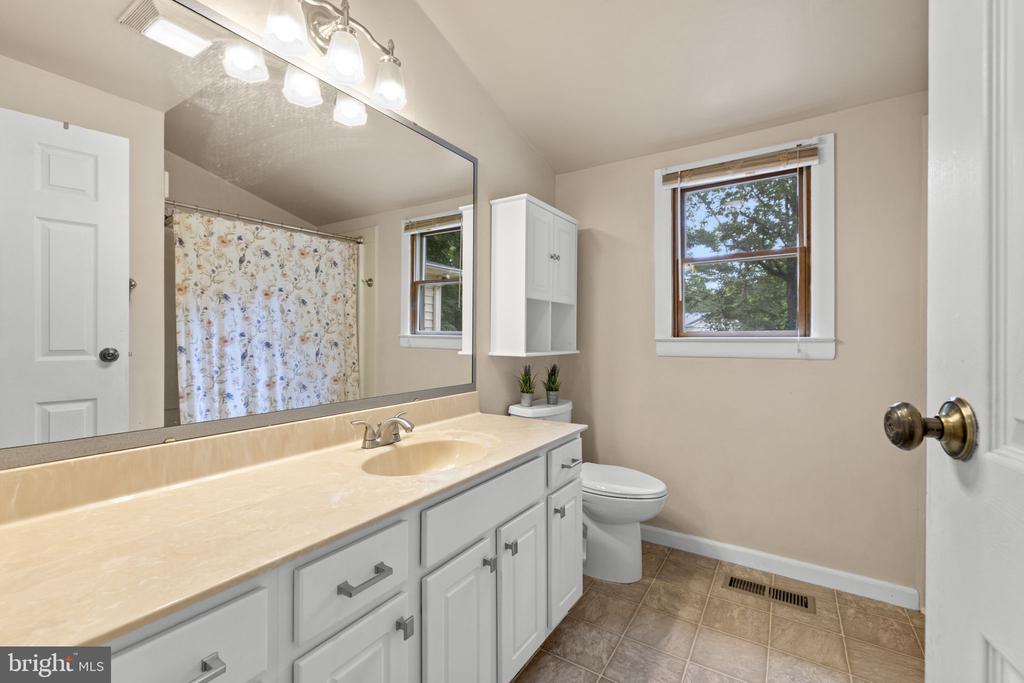 9448 GREEN RD, MIDLAND, Virginia 22728, 4 Bedrooms Bedrooms, ,2 BathroomsBathrooms,Residential,9448 GREEN RD,VAFQ2022712 MLS # VAFQ2022712 9448 GREEN RD, MIDLAND, Virginia 22728, 4 Bedrooms Bedrooms, ,2 BathroomsBathrooms,Residential,9448 GREEN RD,VAFQ2022712 MLS # VAFQ2022712