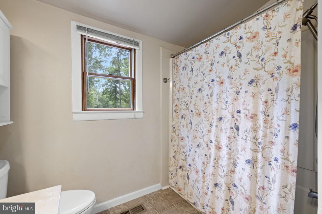9448 GREEN RD, MIDLAND, Virginia 22728, 4 Bedrooms Bedrooms, ,2 BathroomsBathrooms,Residential,9448 GREEN RD,VAFQ2022712 MLS # VAFQ2022712 9448 GREEN RD, MIDLAND, Virginia 22728, 4 Bedrooms Bedrooms, ,2 BathroomsBathrooms,Residential,9448 GREEN RD,VAFQ2022712 MLS # VAFQ2022712