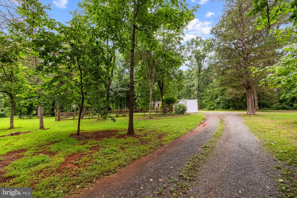 9448 GREEN RD, MIDLAND, Virginia 22728, 4 Bedrooms Bedrooms, ,2 BathroomsBathrooms,Residential,9448 GREEN RD,VAFQ2022712 MLS # VAFQ2022712 9448 GREEN RD, MIDLAND, Virginia 22728, 4 Bedrooms Bedrooms, ,2 BathroomsBathrooms,Residential,9448 GREEN RD,VAFQ2022712 MLS # VAFQ2022712