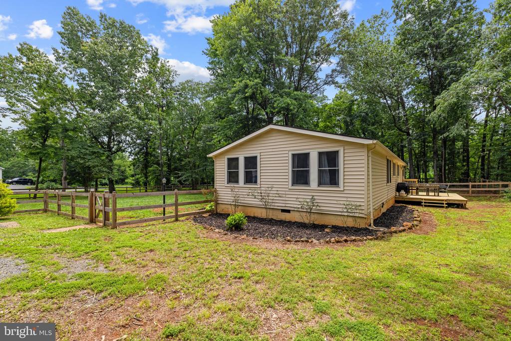 9448 GREEN RD, MIDLAND, Virginia 22728, 4 Bedrooms Bedrooms, ,2 BathroomsBathrooms,Residential,9448 GREEN RD,VAFQ2022712 MLS # VAFQ2022712 9448 GREEN RD, MIDLAND, Virginia 22728, 4 Bedrooms Bedrooms, ,2 BathroomsBathrooms,Residential,9448 GREEN RD,VAFQ2022712 MLS # VAFQ2022712