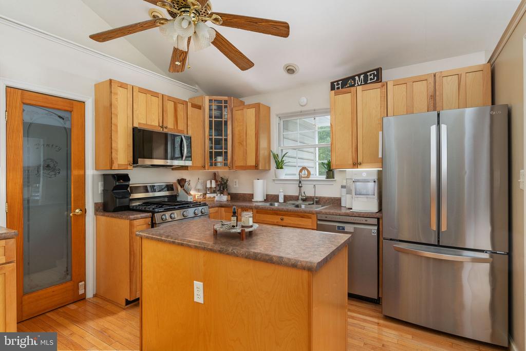 6814 TUPELO DR, SPOTSYLVANIA, Virginia 22551, 5 Bedrooms Bedrooms, ,3 BathroomsBathrooms,Residential,6814 TUPELO DR,VASP2043370 MLS # VASP2043370 6814 TUPELO DR, SPOTSYLVANIA, Virginia 22551, 5 Bedrooms Bedrooms, ,3 BathroomsBathrooms,Residential,6814 TUPELO DR,VASP2043370 MLS # VASP2043370