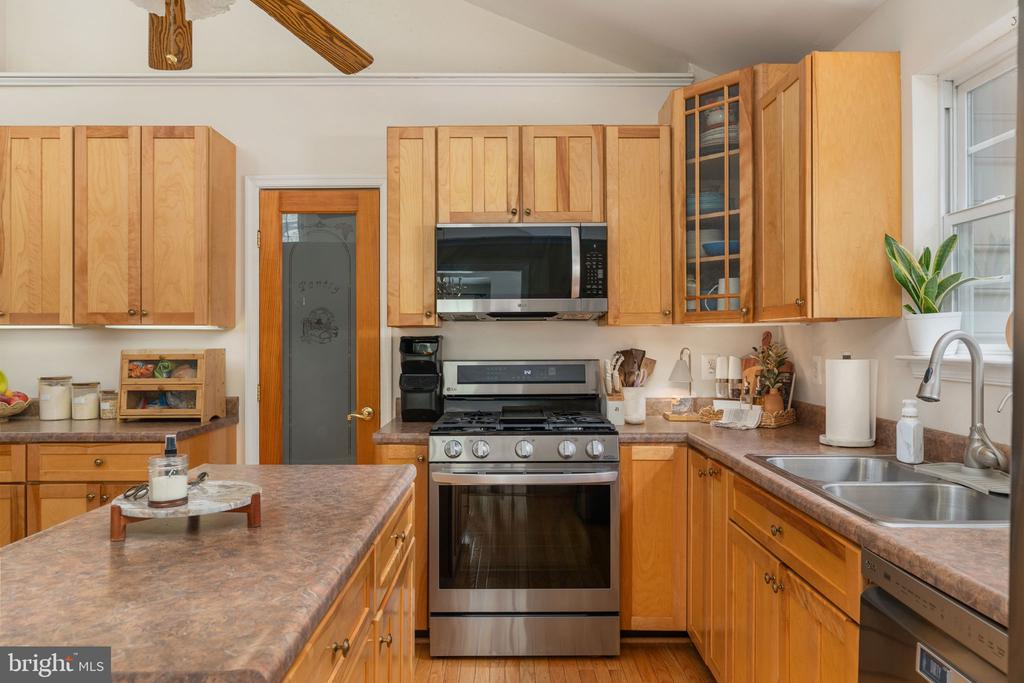 6814 TUPELO DR, SPOTSYLVANIA, Virginia 22551, 5 Bedrooms Bedrooms, ,3 BathroomsBathrooms,Residential,6814 TUPELO DR,VASP2043370 MLS # VASP2043370 6814 TUPELO DR, SPOTSYLVANIA, Virginia 22551, 5 Bedrooms Bedrooms, ,3 BathroomsBathrooms,Residential,6814 TUPELO DR,VASP2043370 MLS # VASP2043370