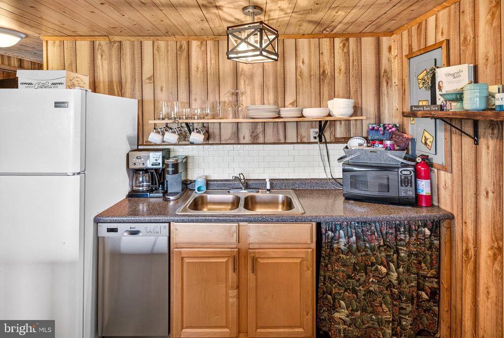 707 OVERLOOK DR, RILEYVILLE, Virginia 22650, 3 Bedrooms Bedrooms, ,2 BathroomsBathrooms,Residential,707 OVERLOOK DR,VAPA2006562 MLS # VAPA2006562