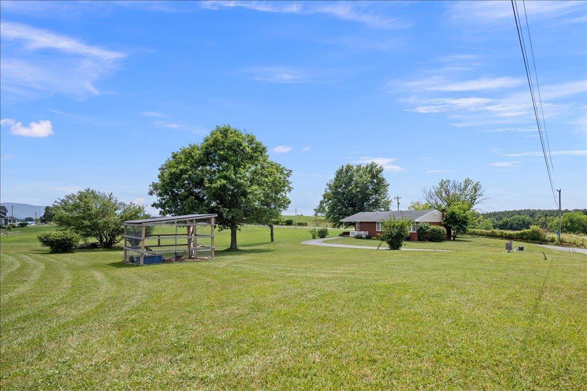 6061 OAK SHADE RD, ROCKINGHAM, Virginia 22801, 3 Bedrooms Bedrooms, ,1 BathroomBathrooms,Residential,6061 OAK SHADE RD,678995 MLS # 678995