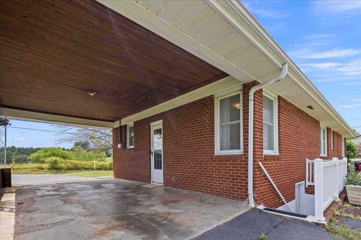 6061 OAK SHADE RD, ROCKINGHAM, Virginia 22801, 3 Bedrooms Bedrooms, ,1 BathroomBathrooms,Residential,6061 OAK SHADE RD,678995 MLS # 678995