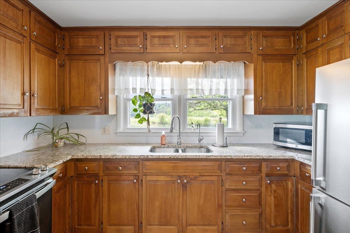 6061 OAK SHADE RD, ROCKINGHAM, Virginia 22801, 3 Bedrooms Bedrooms, ,1 BathroomBathrooms,Residential,6061 OAK SHADE RD,678995 MLS # 678995