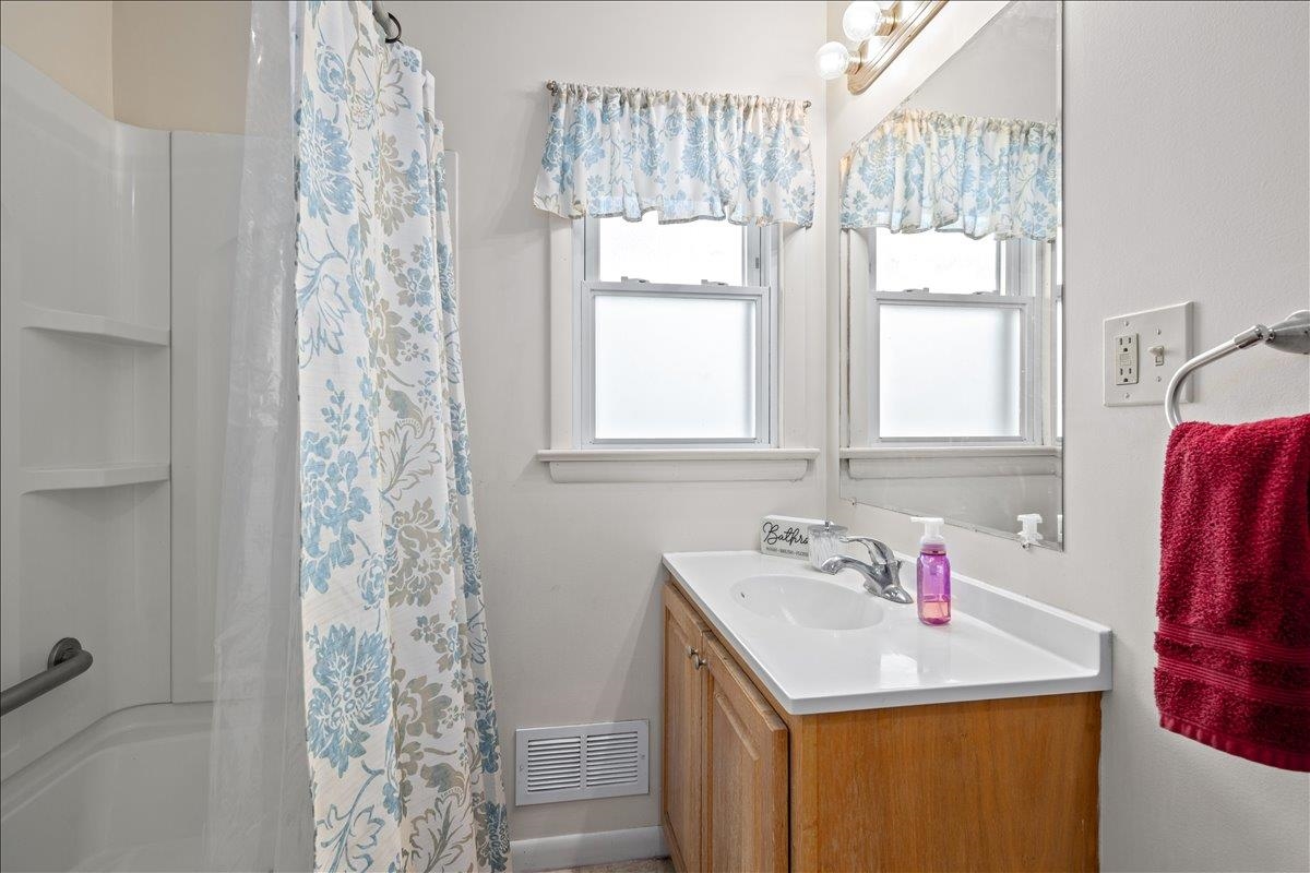 6061 OAK SHADE RD, ROCKINGHAM, Virginia 22801, 3 Bedrooms Bedrooms, ,1 BathroomBathrooms,Residential,6061 OAK SHADE RD,678995 MLS # 678995