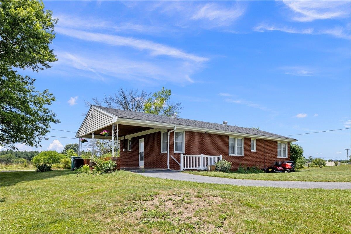 6061 OAK SHADE RD, ROCKINGHAM, Virginia 22801, 3 Bedrooms Bedrooms, ,1 BathroomBathrooms,Residential,6061 OAK SHADE RD,678995 MLS # 678995