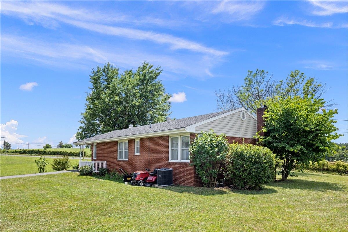 6061 OAK SHADE RD, ROCKINGHAM, Virginia 22801, 3 Bedrooms Bedrooms, ,1 BathroomBathrooms,Residential,6061 OAK SHADE RD,678995 MLS # 678995