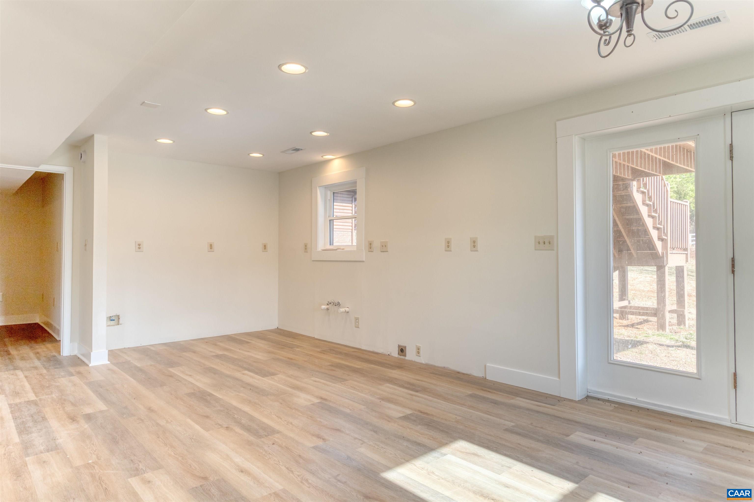 2911 JAMES RIVER RD, HOWARDSVILLE, Virginia 24562, 3 Bedrooms Bedrooms, ,3 BathroomsBathrooms,Residential,2911 JAMES RIVER RD,679020 MLS # 679020 2911 JAMES RIVER RD, HOWARDSVILLE, Virginia 24562, 3 Bedrooms Bedrooms, ,3 BathroomsBathrooms,Residential,2911 JAMES RIVER RD,679020 MLS # 679020