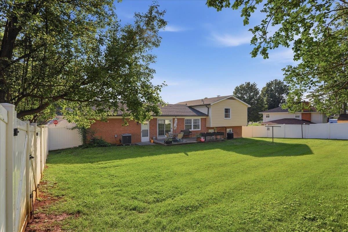 985 S MARSHALL ST, FRONT ROYAL, Virginia 22630, 3 Bedrooms Bedrooms, ,2 BathroomsBathrooms,Residential,985 S MARSHALL ST,679024 MLS # 679024