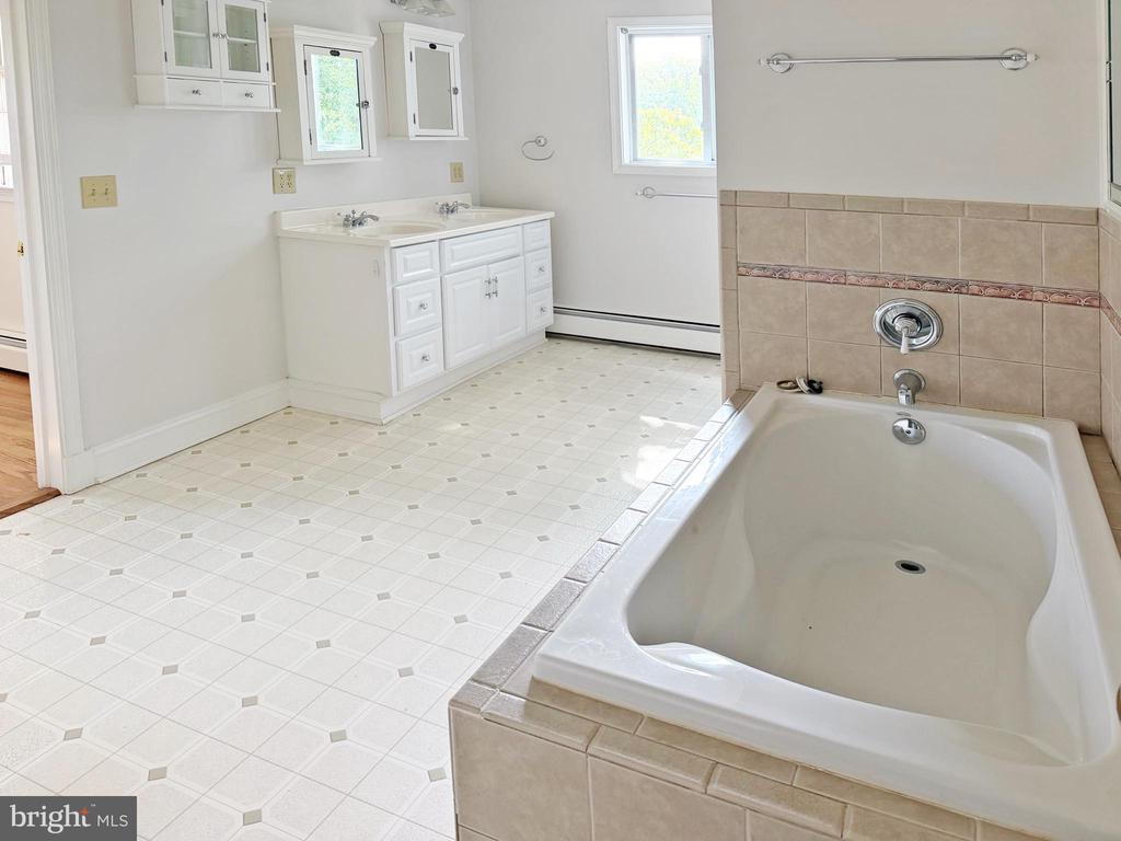 9248 SPRINGS RD, WARRENTON, Virginia 20186, 3 Bedrooms Bedrooms, ,2 BathroomsBathrooms,Residential,9248 SPRINGS RD,VAFQ2020650 MLS # VAFQ2020650 9248 SPRINGS RD, WARRENTON, Virginia 20186, 3 Bedrooms Bedrooms, ,2 BathroomsBathrooms,Residential,9248 SPRINGS RD,VAFQ2020650 MLS # VAFQ2020650