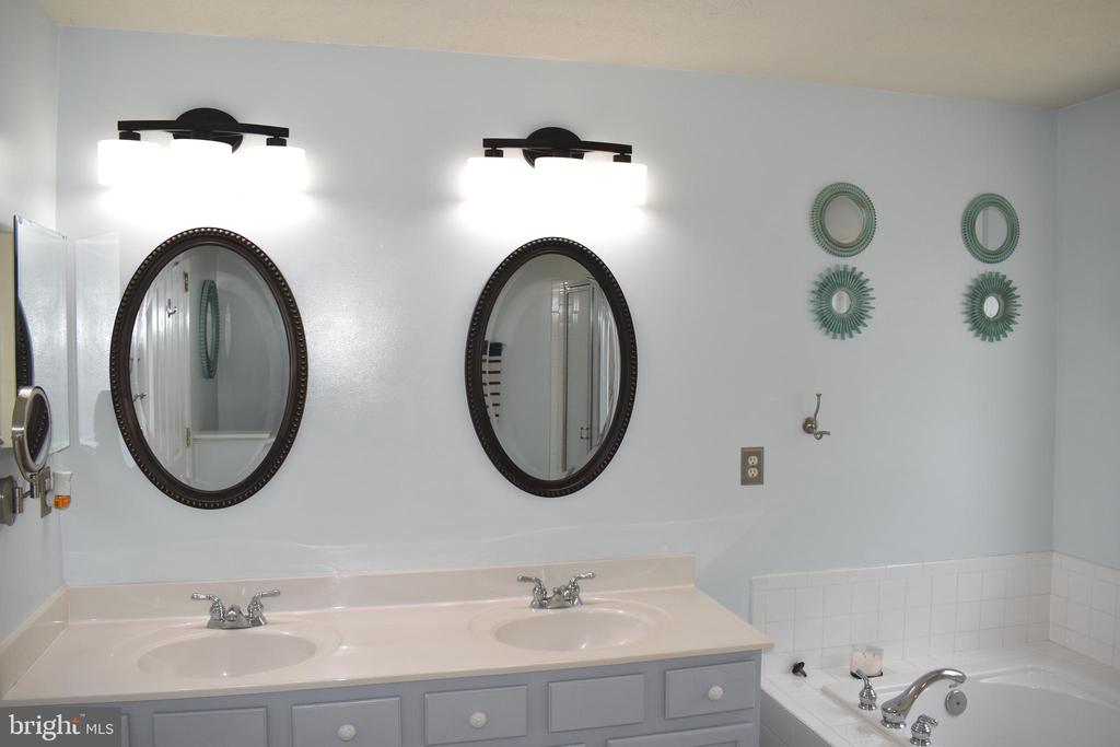 4016 DERBYSHIRE LN, FREDERICKSBURG, Virginia 22408, 5 Bedrooms Bedrooms, ,3 BathroomsBathrooms,Residential,4016 DERBYSHIRE LN,VASP2043266 MLS # VASP2043266 4016 DERBYSHIRE LN, FREDERICKSBURG, Virginia 22408, 5 Bedrooms Bedrooms, ,3 BathroomsBathrooms,Residential,4016 DERBYSHIRE LN,VASP2043266 MLS # VASP2043266