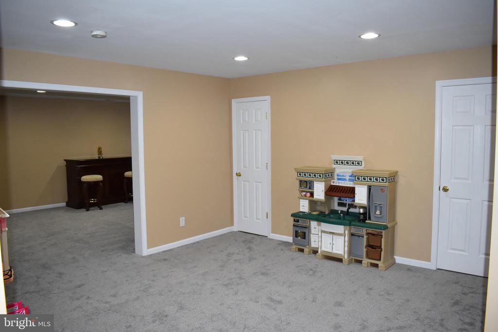 4016 DERBYSHIRE LN, FREDERICKSBURG, Virginia 22408, 5 Bedrooms Bedrooms, ,3 BathroomsBathrooms,Residential,4016 DERBYSHIRE LN,VASP2043266 MLS # VASP2043266 4016 DERBYSHIRE LN, FREDERICKSBURG, Virginia 22408, 5 Bedrooms Bedrooms, ,3 BathroomsBathrooms,Residential,4016 DERBYSHIRE LN,VASP2043266 MLS # VASP2043266