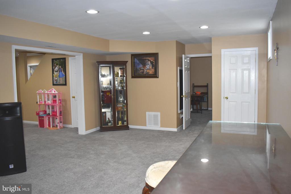 4016 DERBYSHIRE LN, FREDERICKSBURG, Virginia 22408, 5 Bedrooms Bedrooms, ,3 BathroomsBathrooms,Residential,4016 DERBYSHIRE LN,VASP2043266 MLS # VASP2043266 4016 DERBYSHIRE LN, FREDERICKSBURG, Virginia 22408, 5 Bedrooms Bedrooms, ,3 BathroomsBathrooms,Residential,4016 DERBYSHIRE LN,VASP2043266 MLS # VASP2043266