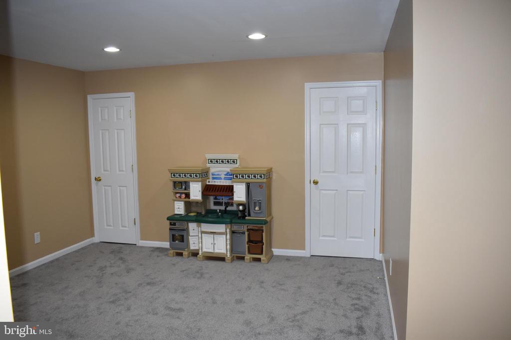 4016 DERBYSHIRE LN, FREDERICKSBURG, Virginia 22408, 5 Bedrooms Bedrooms, ,3 BathroomsBathrooms,Residential,4016 DERBYSHIRE LN,VASP2043266 MLS # VASP2043266 4016 DERBYSHIRE LN, FREDERICKSBURG, Virginia 22408, 5 Bedrooms Bedrooms, ,3 BathroomsBathrooms,Residential,4016 DERBYSHIRE LN,VASP2043266 MLS # VASP2043266