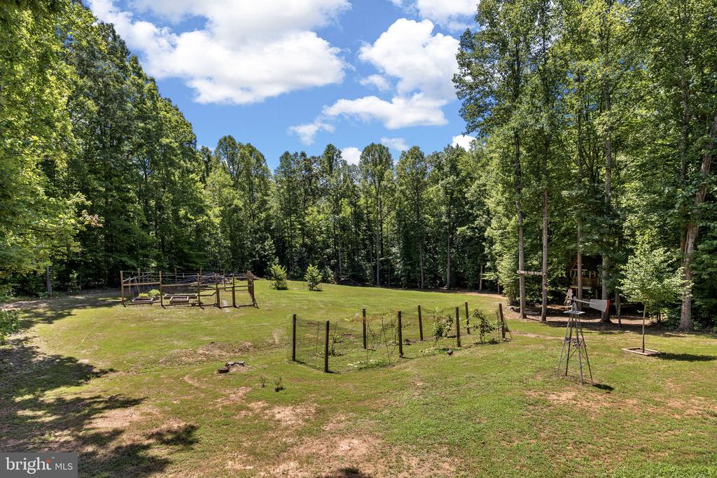 621 RIDGEMONT DR, LOUISA, Virginia 23093, 5 Bedrooms Bedrooms, ,2 BathroomsBathrooms,Residential,621 RIDGEMONT DR,VALA2010174 MLS # VALA2010174 621 RIDGEMONT DR, LOUISA, Virginia 23093, 5 Bedrooms Bedrooms, ,2 BathroomsBathrooms,Residential,621 RIDGEMONT DR,VALA2010174 MLS # VALA2010174