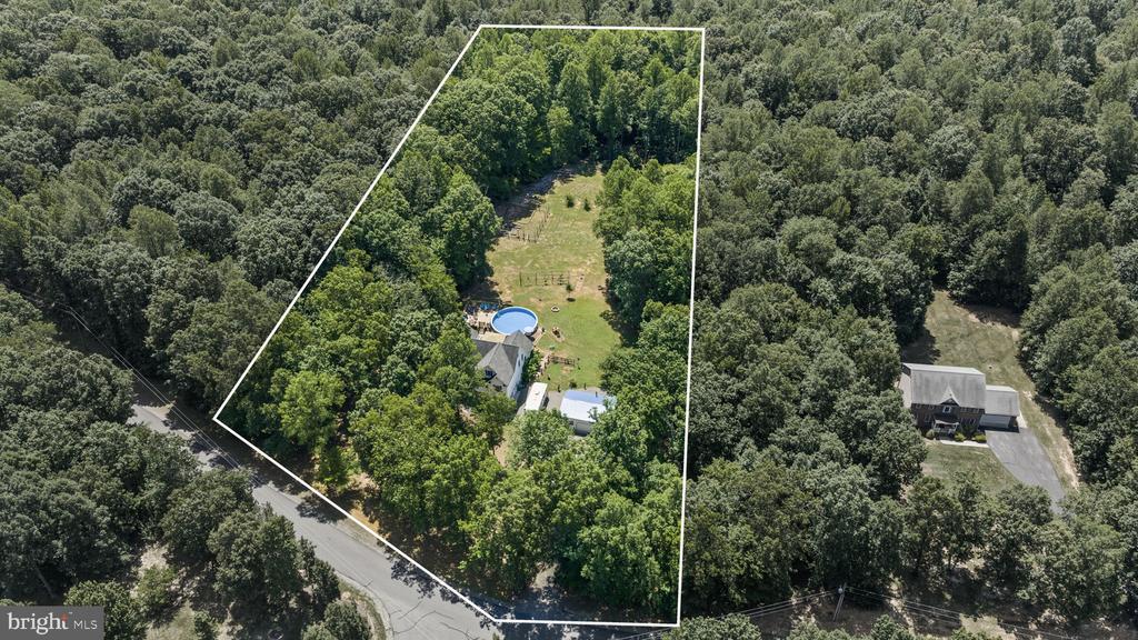 621 RIDGEMONT DR, LOUISA, Virginia 23093, 5 Bedrooms Bedrooms, ,2 BathroomsBathrooms,Residential,621 RIDGEMONT DR,VALA2010174 MLS # VALA2010174 621 RIDGEMONT DR, LOUISA, Virginia 23093, 5 Bedrooms Bedrooms, ,2 BathroomsBathrooms,Residential,621 RIDGEMONT DR,VALA2010174 MLS # VALA2010174
