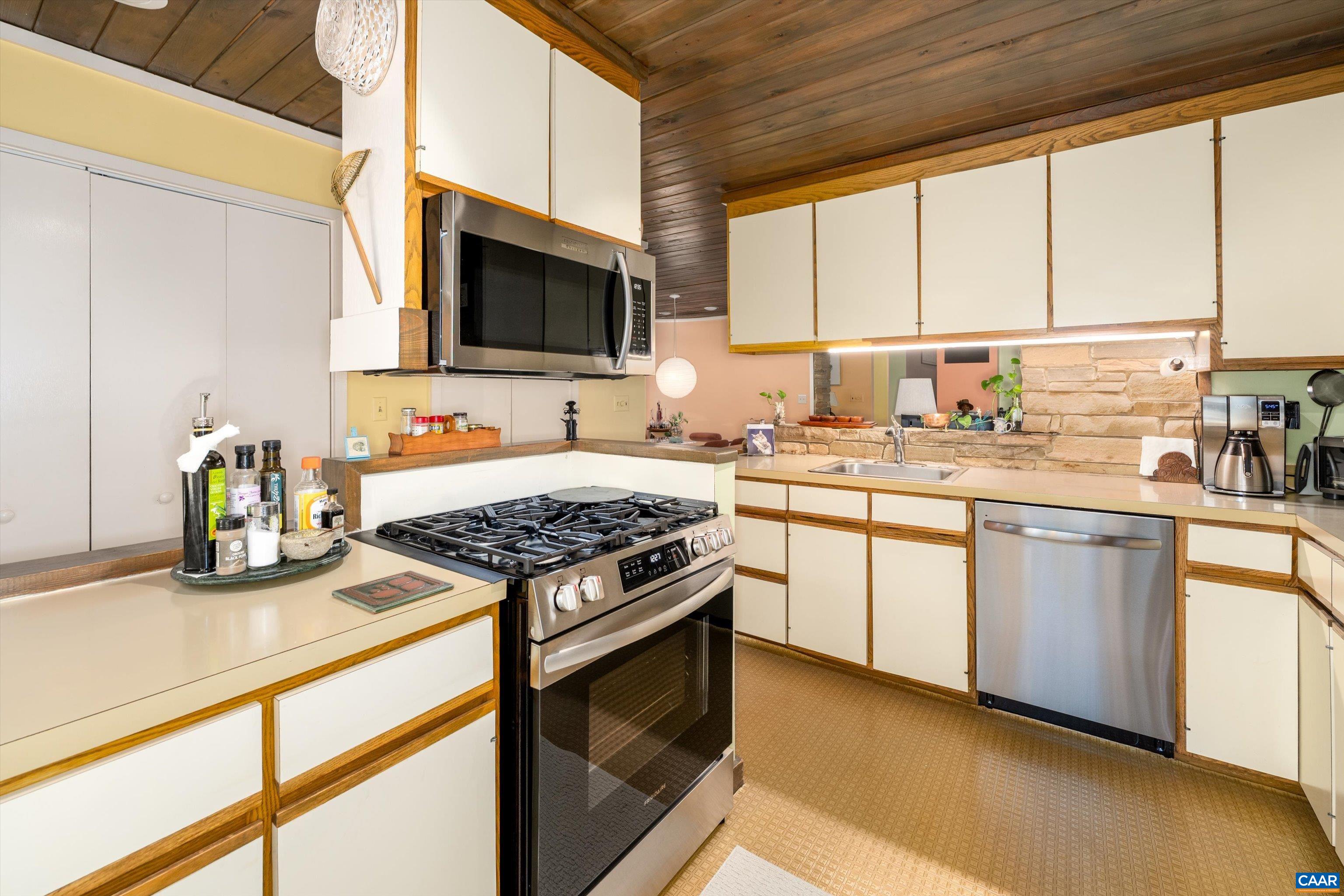 377 DEVILS KNOB LOOP, WINTERGREEN RESORT, Virginia 22967, 3 Bedrooms Bedrooms, ,3 BathroomsBathrooms,Residential,377 DEVILS KNOB LOOP,678962 MLS # 678962 377 DEVILS KNOB LOOP, WINTERGREEN RESORT, Virginia 22967, 3 Bedrooms Bedrooms, ,3 BathroomsBathrooms,Residential,377 DEVILS KNOB LOOP,678962 MLS # 678962
