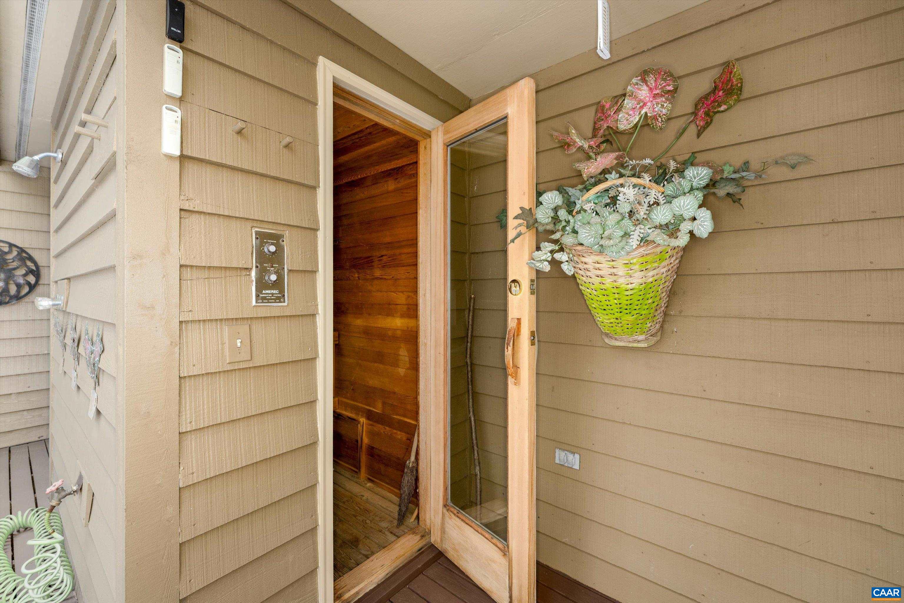Sauna ! Relax after a day of hiking or skiing! Sauna ! Relax after a day of hiking or skiing!