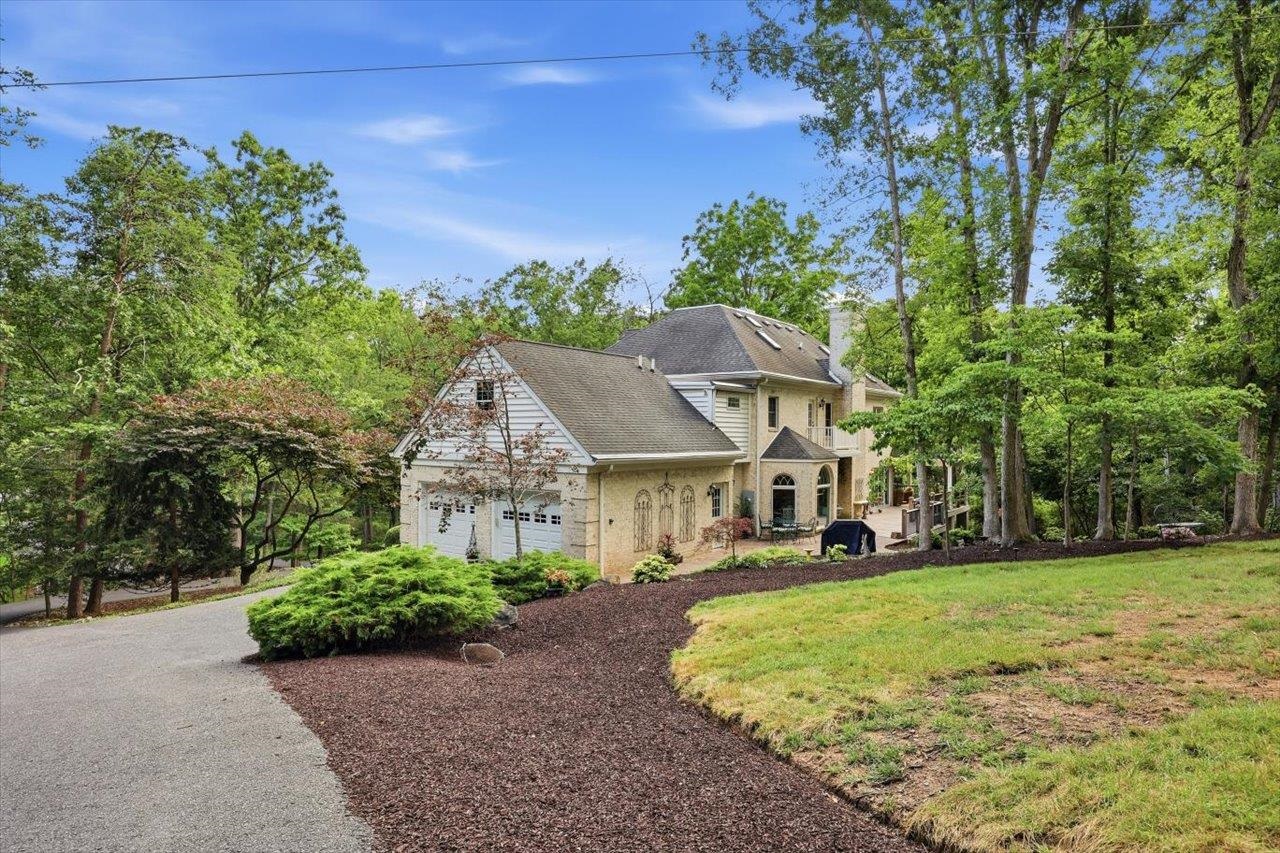 508 WAKEFIELD CIR, STAUNTON, Virginia 24401, 4 Bedrooms Bedrooms, ,3 BathroomsBathrooms,Residential,508 WAKEFIELD CIR,679025 MLS # 679025 508 WAKEFIELD CIR, STAUNTON, Virginia 24401, 4 Bedrooms Bedrooms, ,3 BathroomsBathrooms,Residential,508 WAKEFIELD CIR,679025 MLS # 679025