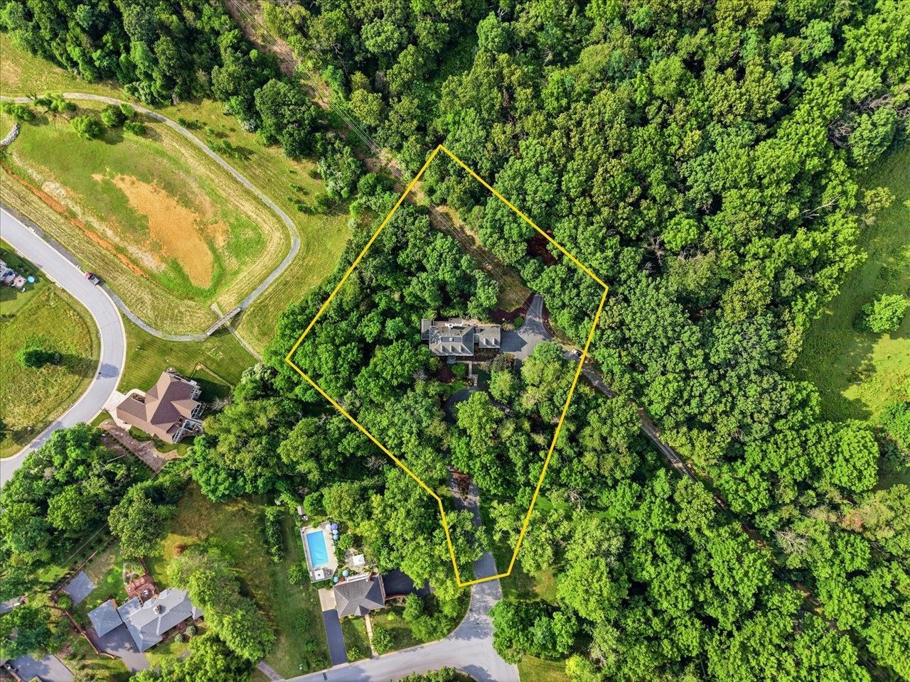 508 WAKEFIELD CIR, STAUNTON, Virginia 24401, 4 Bedrooms Bedrooms, ,3 BathroomsBathrooms,Residential,508 WAKEFIELD CIR,679025 MLS # 679025 508 WAKEFIELD CIR, STAUNTON, Virginia 24401, 4 Bedrooms Bedrooms, ,3 BathroomsBathrooms,Residential,508 WAKEFIELD CIR,679025 MLS # 679025