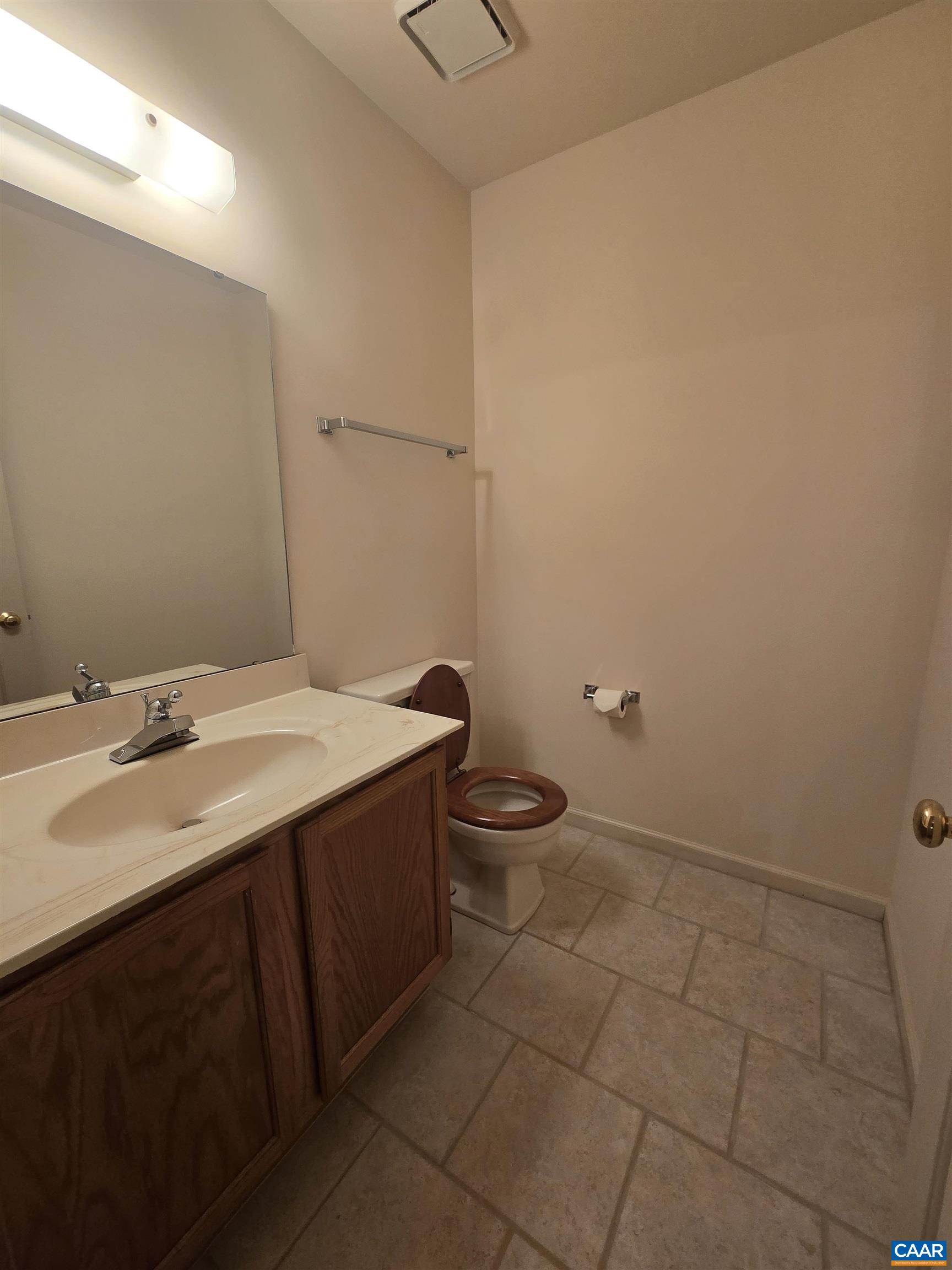 upper level half bathroom