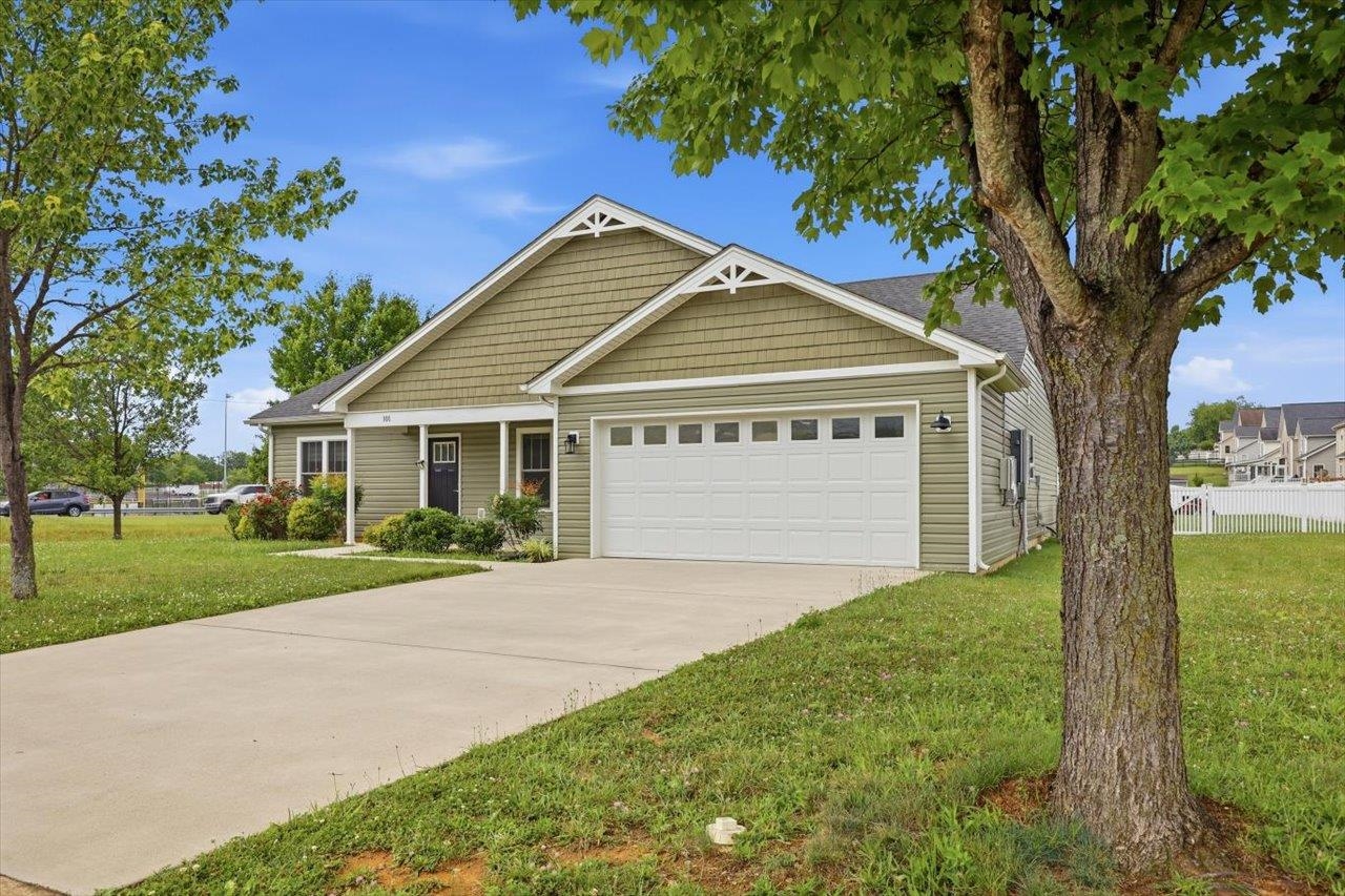 101 EVERSHIRE ST, WAYNESBORO, Virginia 22980, 4 Bedrooms Bedrooms, ,2 BathroomsBathrooms,Residential,101 EVERSHIRE ST,679029 MLS # 679029