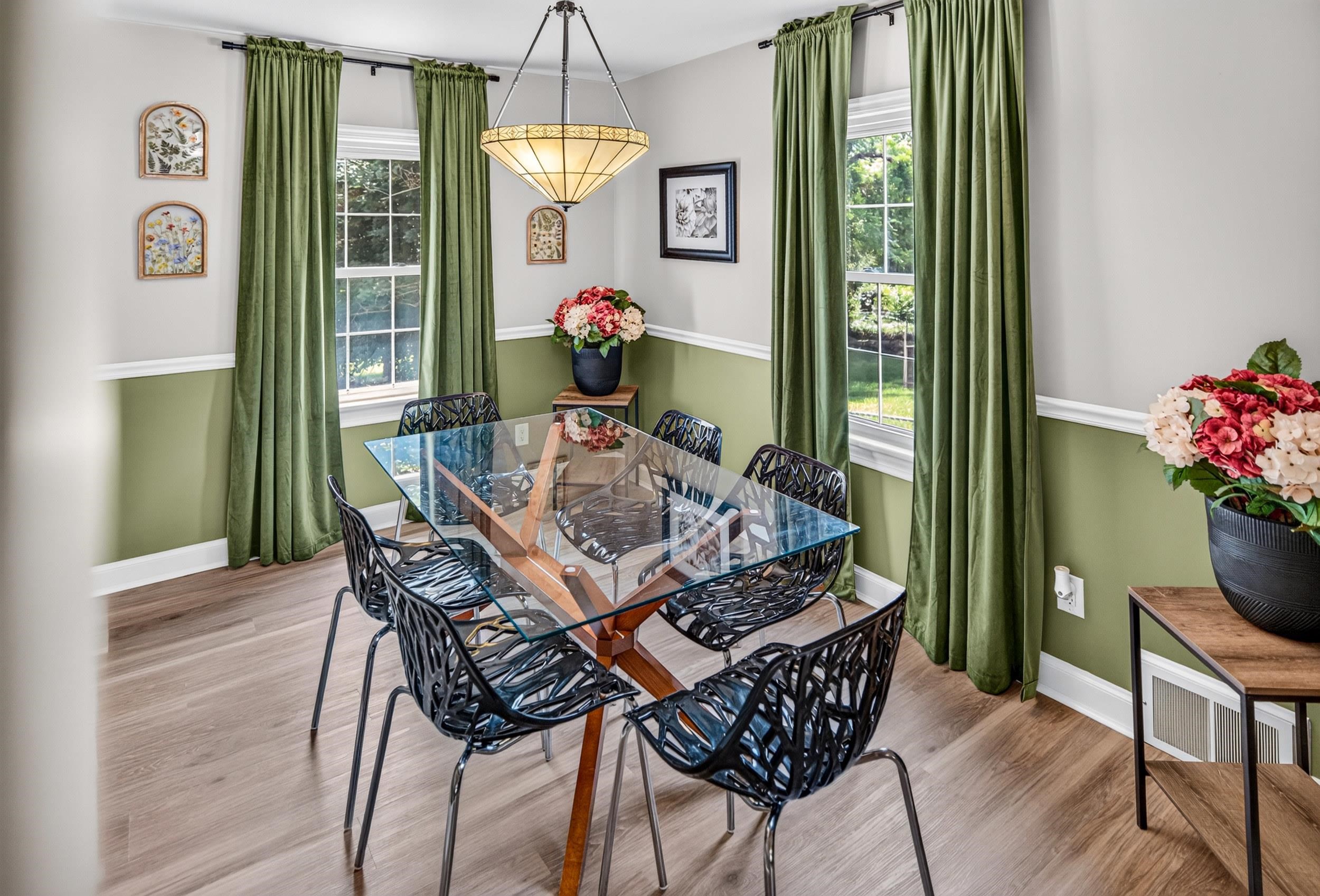 406 E ROCKINGHAM ST, ELKTON, Virginia 22827, 4 Bedrooms Bedrooms, ,2 BathroomsBathrooms,Residential,406 E ROCKINGHAM ST,679030 MLS # 679030 406 E ROCKINGHAM ST, ELKTON, Virginia 22827, 4 Bedrooms Bedrooms, ,2 BathroomsBathrooms,Residential,406 E ROCKINGHAM ST,679030 MLS # 679030