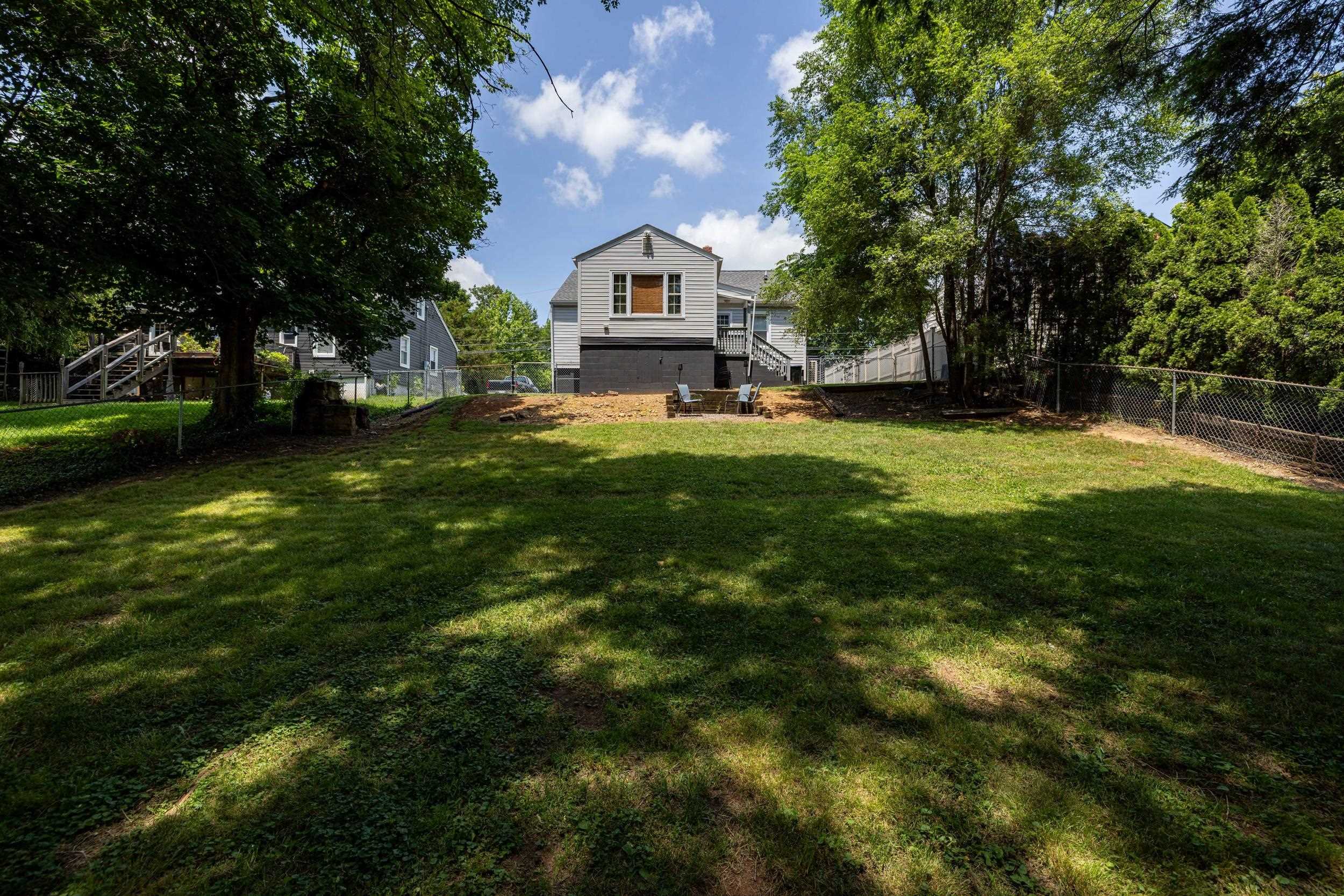 406 E ROCKINGHAM ST, ELKTON, Virginia 22827, 4 Bedrooms Bedrooms, ,2 BathroomsBathrooms,Residential,406 E ROCKINGHAM ST,679030 MLS # 679030 406 E ROCKINGHAM ST, ELKTON, Virginia 22827, 4 Bedrooms Bedrooms, ,2 BathroomsBathrooms,Residential,406 E ROCKINGHAM ST,679030 MLS # 679030
