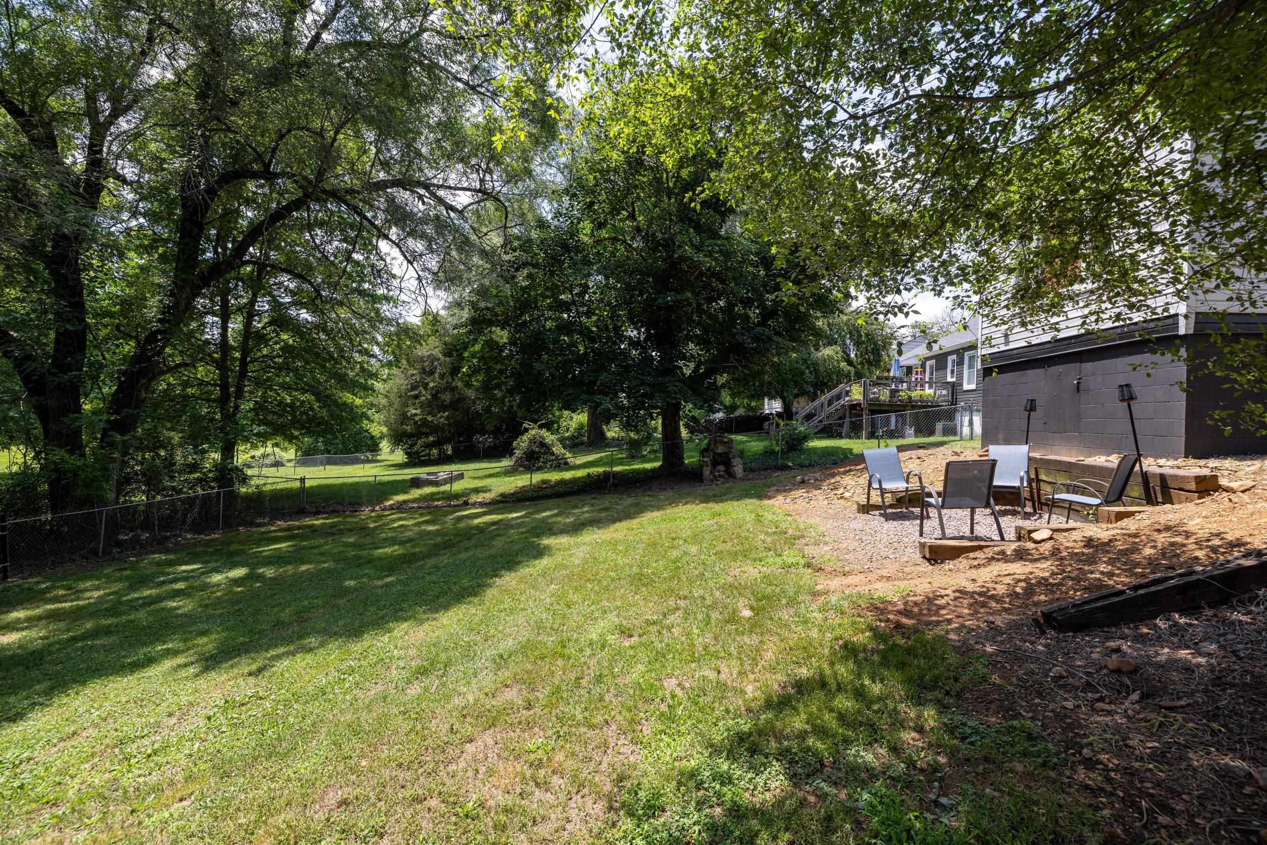 406 E ROCKINGHAM ST, ELKTON, Virginia 22827, 4 Bedrooms Bedrooms, ,2 BathroomsBathrooms,Residential,406 E ROCKINGHAM ST,679030 MLS # 679030 406 E ROCKINGHAM ST, ELKTON, Virginia 22827, 4 Bedrooms Bedrooms, ,2 BathroomsBathrooms,Residential,406 E ROCKINGHAM ST,679030 MLS # 679030