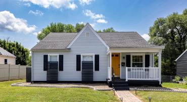 406 E ROCKINGHAM ST, ELKTON, Virginia 22827, 4 Bedrooms Bedrooms, ,2 BathroomsBathrooms,Residential,406 E ROCKINGHAM ST,679030 MLS # 679030