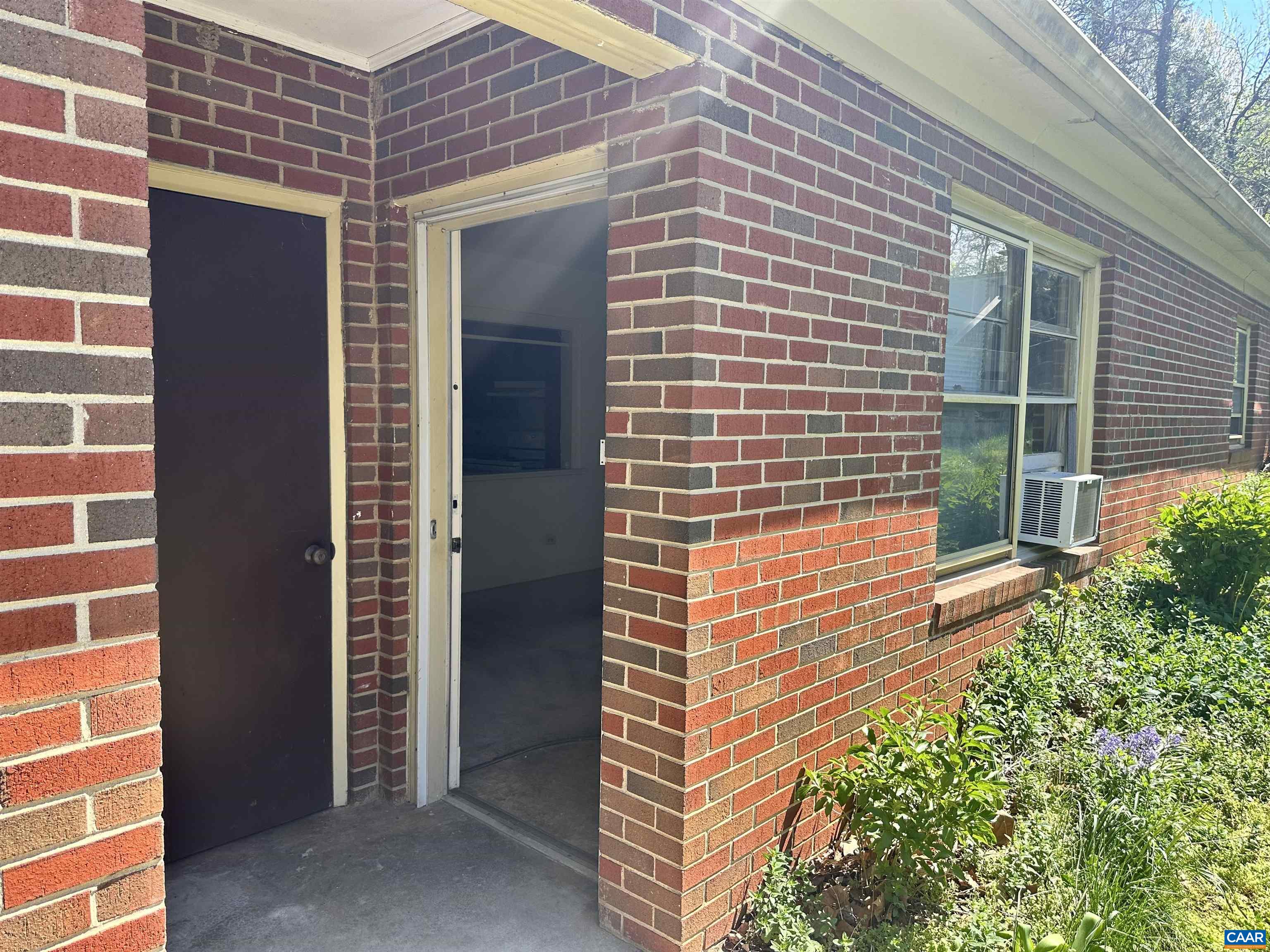 912 SAINT CHARLES AVE, CHARLOTTESVILLE, Virginia 22901, 5 Bedrooms Bedrooms, ,3 BathroomsBathrooms,Residential,912 SAINT CHARLES AVE,679032 MLS # 679032
