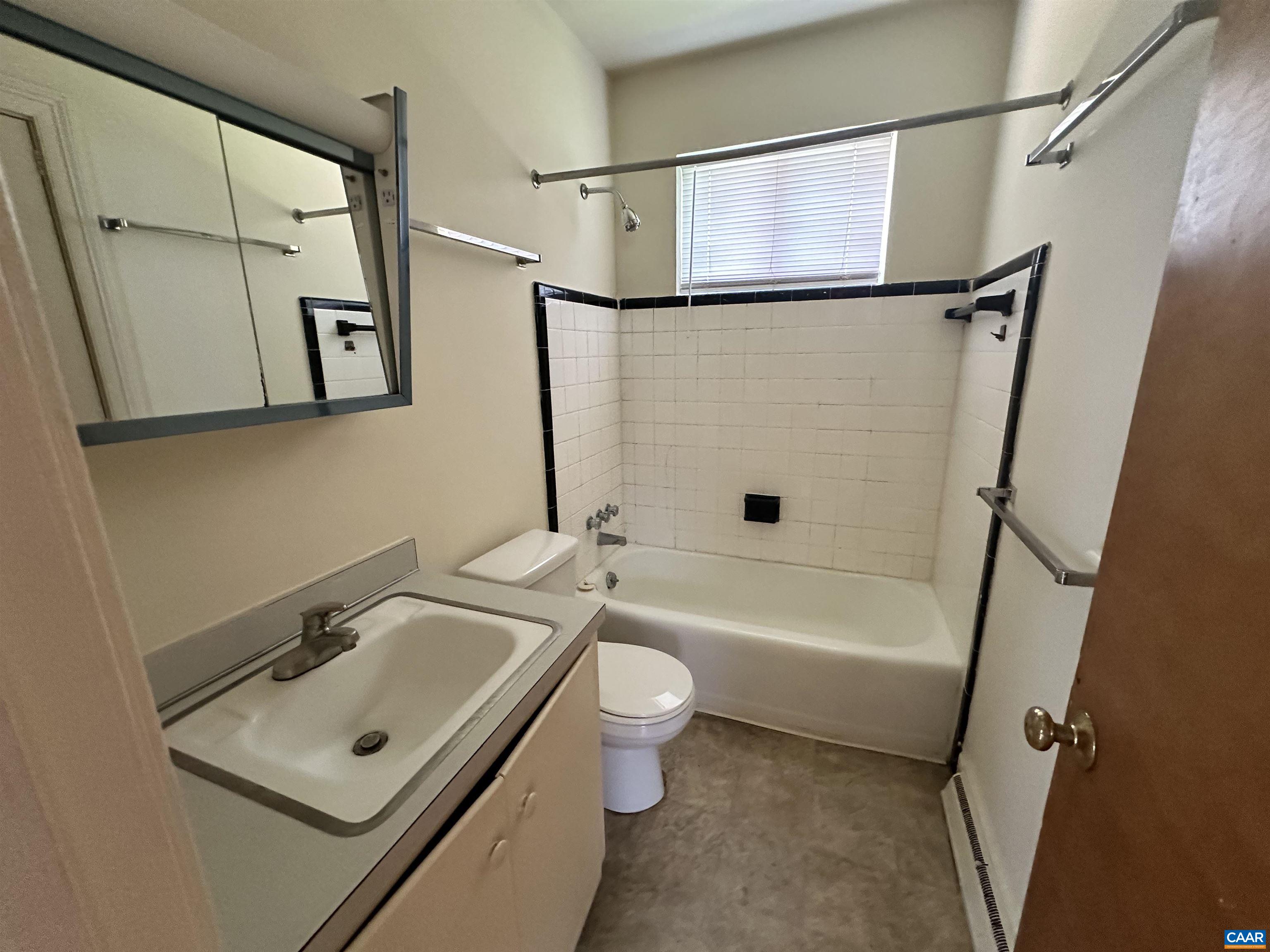 912 SAINT CHARLES AVE, CHARLOTTESVILLE, Virginia 22901, 5 Bedrooms Bedrooms, ,3 BathroomsBathrooms,Residential,912 SAINT CHARLES AVE,679032 MLS # 679032