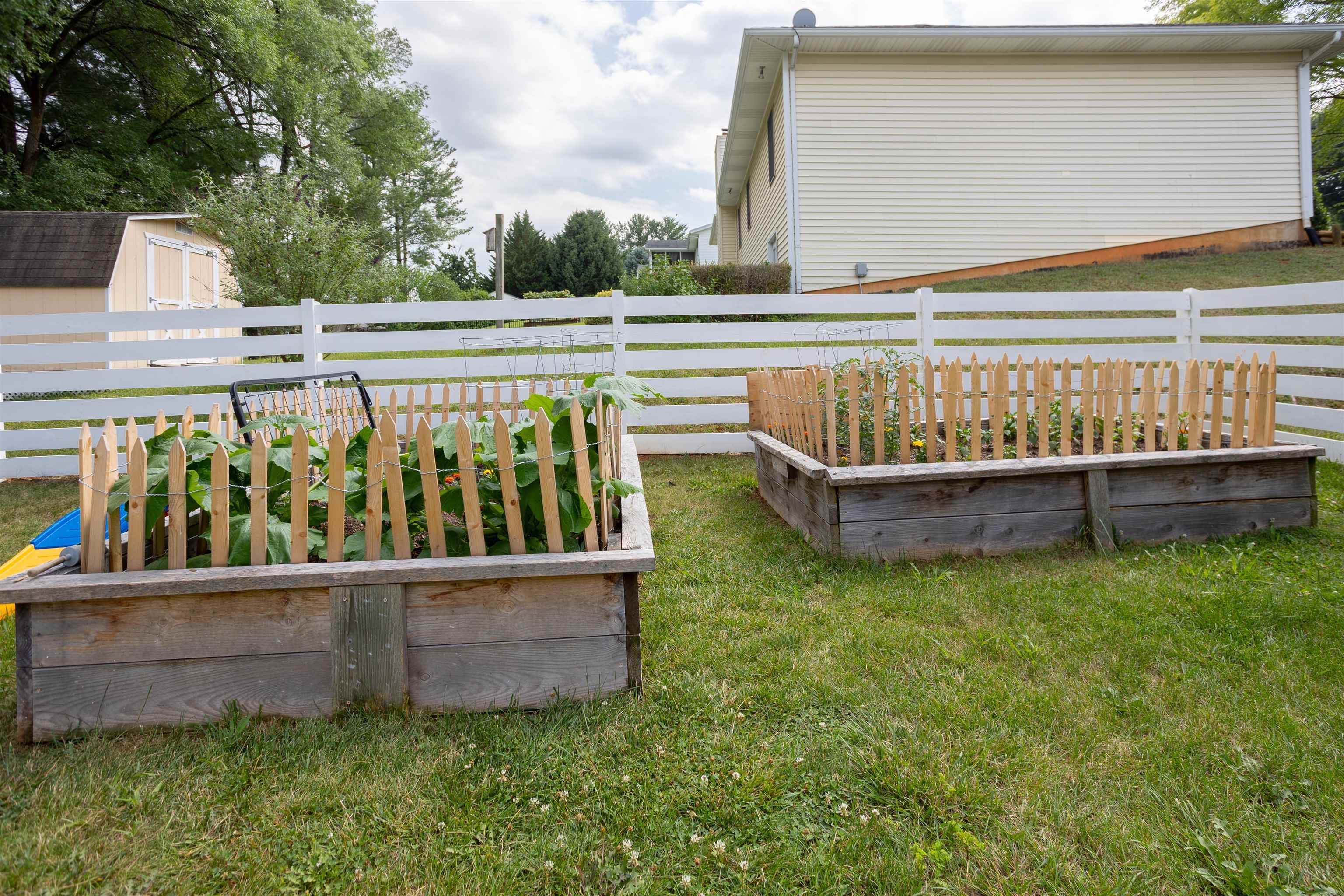 740 OLD GREENVILLE RD, STAUNTON, Virginia 24401, 3 Bedrooms Bedrooms, ,2 BathroomsBathrooms,Residential,740 OLD GREENVILLE RD,679044 MLS # 679044 740 OLD GREENVILLE RD, STAUNTON, Virginia 24401, 3 Bedrooms Bedrooms, ,2 BathroomsBathrooms,Residential,740 OLD GREENVILLE RD,679044 MLS # 679044