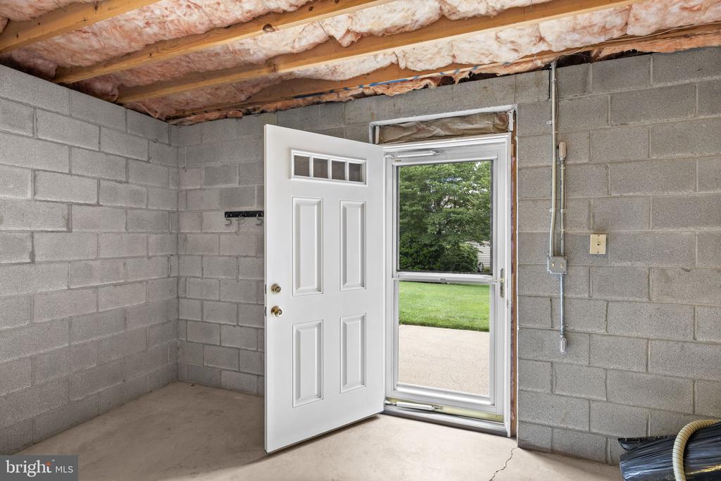 621 COUNTRY CLUB RD, CULPEPER, Virginia 22701, 3 Bedrooms Bedrooms, ,2 BathroomsBathrooms,Residential,621 COUNTRY CLUB RD,VACU2014186 MLS # VACU2014186