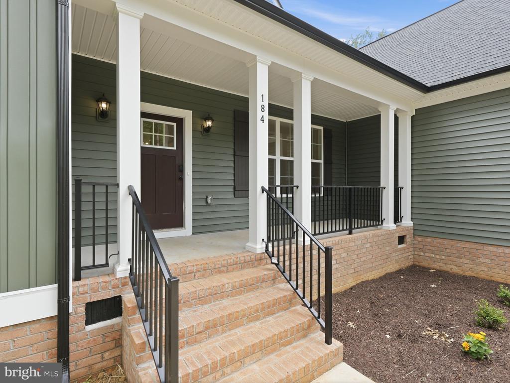 184 ANNA COVES CT, MINERAL, Virginia 23117, 3 Bedrooms Bedrooms, ,2 BathroomsBathrooms,Residential,184 ANNA COVES CT,VALA2010158 MLS # VALA2010158