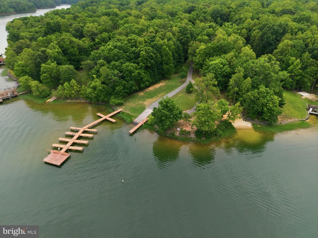 184 ANNA COVES CT, MINERAL, Virginia 23117, 3 Bedrooms Bedrooms, ,2 BathroomsBathrooms,Residential,184 ANNA COVES CT,VALA2010158 MLS # VALA2010158