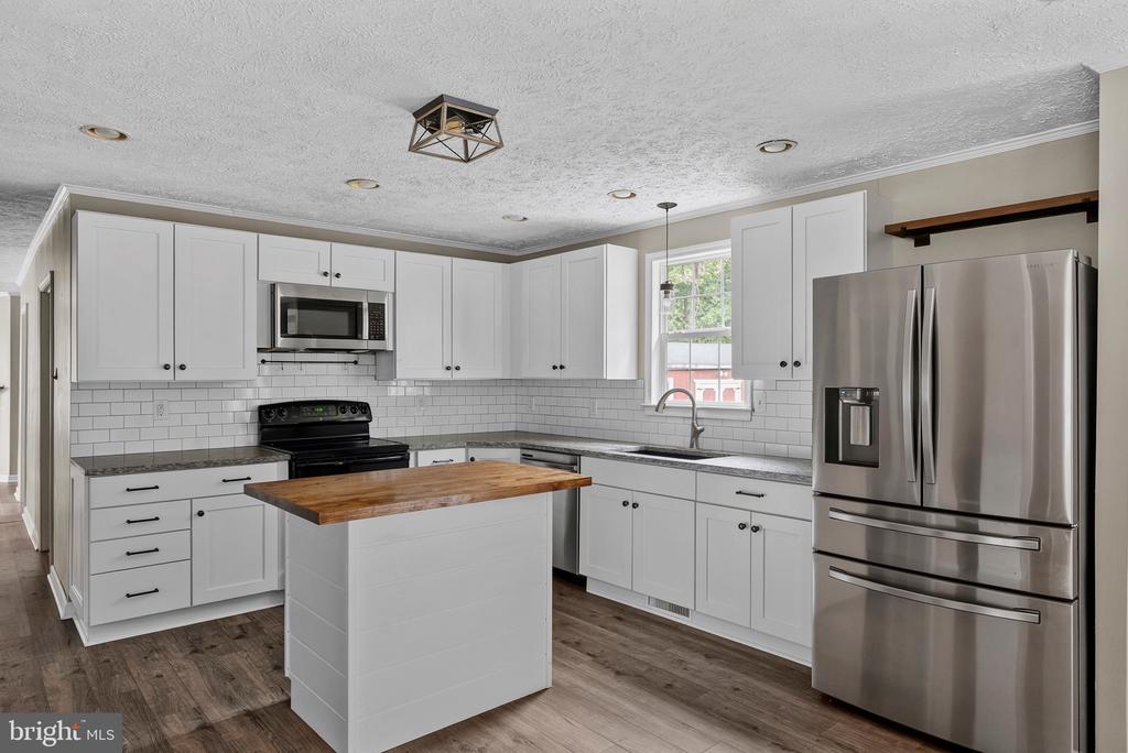 4106 S SPOTSWOOD TRL, GORDONSVILLE, Virginia 22942, 3 Bedrooms Bedrooms, ,2 BathroomsBathrooms,Residential,4106 S SPOTSWOOD TRL,VALA2010182 MLS # VALA2010182