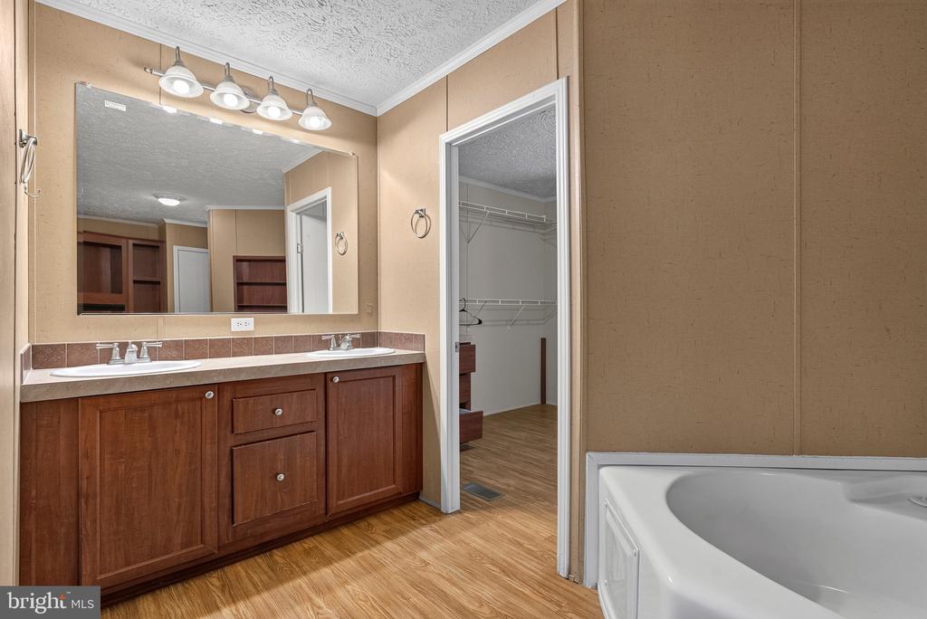 4106 S SPOTSWOOD TRL, GORDONSVILLE, Virginia 22942, 3 Bedrooms Bedrooms, ,2 BathroomsBathrooms,Residential,4106 S SPOTSWOOD TRL,VALA2010182 MLS # VALA2010182