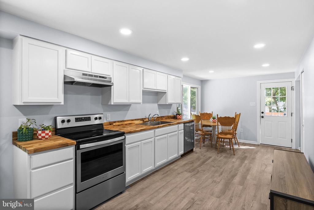 15214 SPOTSWOOD FURNACE RD, FREDERICKSBURG, Virginia 22407, 5 Bedrooms Bedrooms, ,2 BathroomsBathrooms,Residential,15214 SPOTSWOOD FURNACE RD,VASP2043084 MLS # VASP2043084