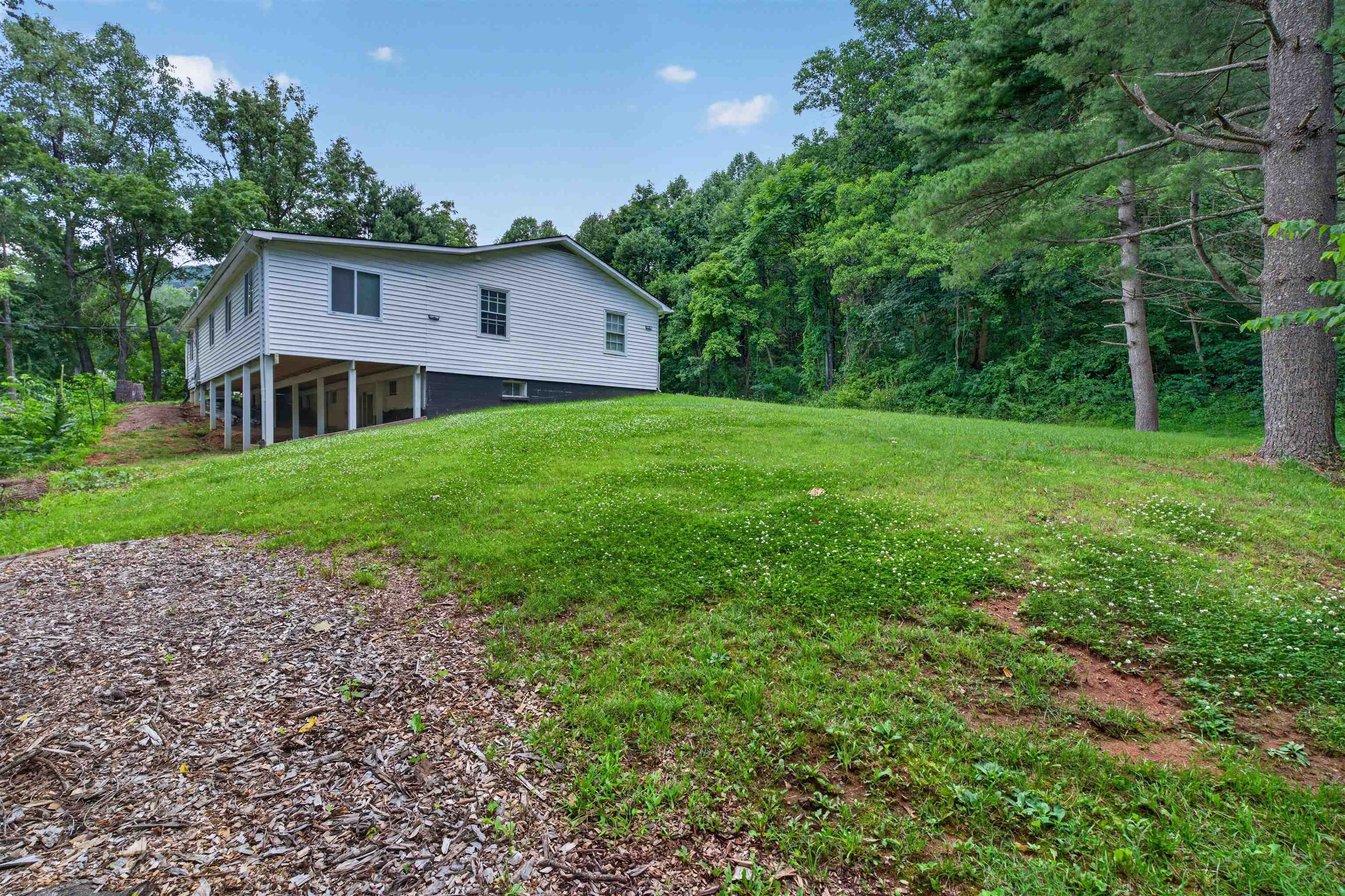 3457 LUCAS HOLLOW RD, STANLEY, Virginia 22851, 4 Bedrooms Bedrooms, ,2 BathroomsBathrooms,Residential,3457 LUCAS HOLLOW RD,678822 MLS # 678822