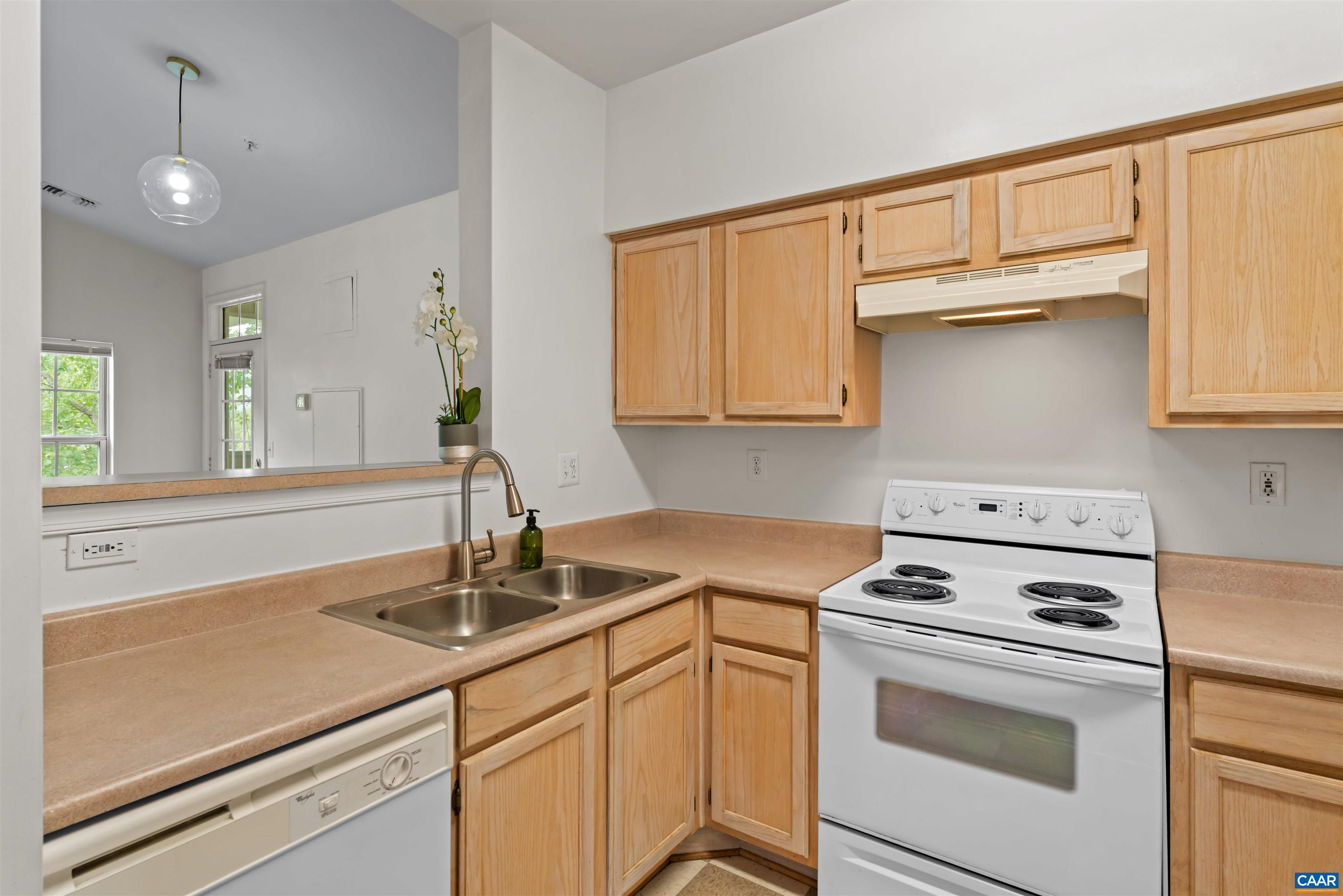 1055 WEYBRIDGE CT, CHARLOTTESVILLE, Virginia 22911, 2 Bedrooms Bedrooms, ,2 BathroomsBathrooms,Residential,The Madison at Carriage Hill,1055 WEYBRIDGE CT,679051 MLS # 679051