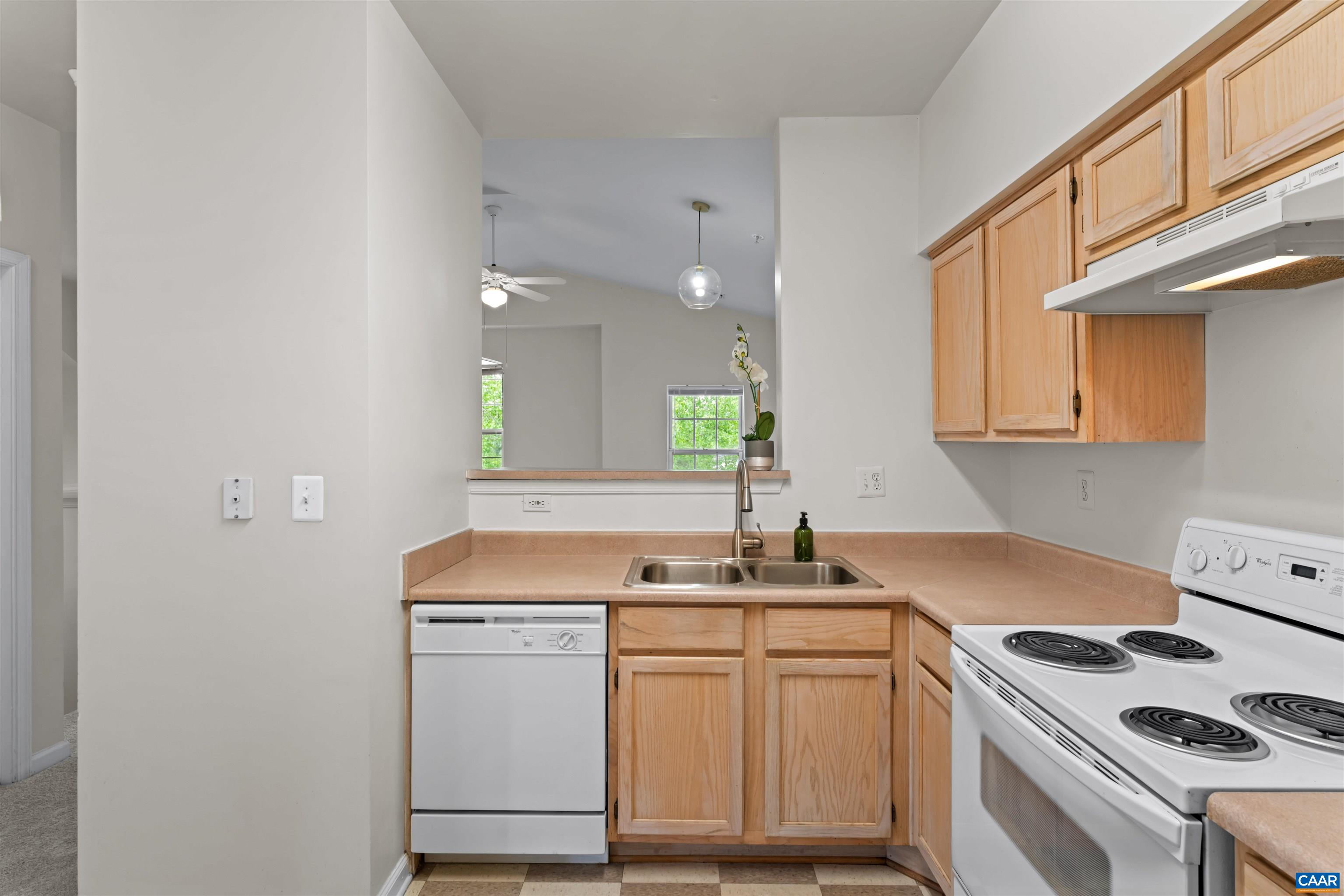 1055 WEYBRIDGE CT, CHARLOTTESVILLE, Virginia 22911, 2 Bedrooms Bedrooms, ,2 BathroomsBathrooms,Residential,The Madison at Carriage Hill,1055 WEYBRIDGE CT,679051 MLS # 679051