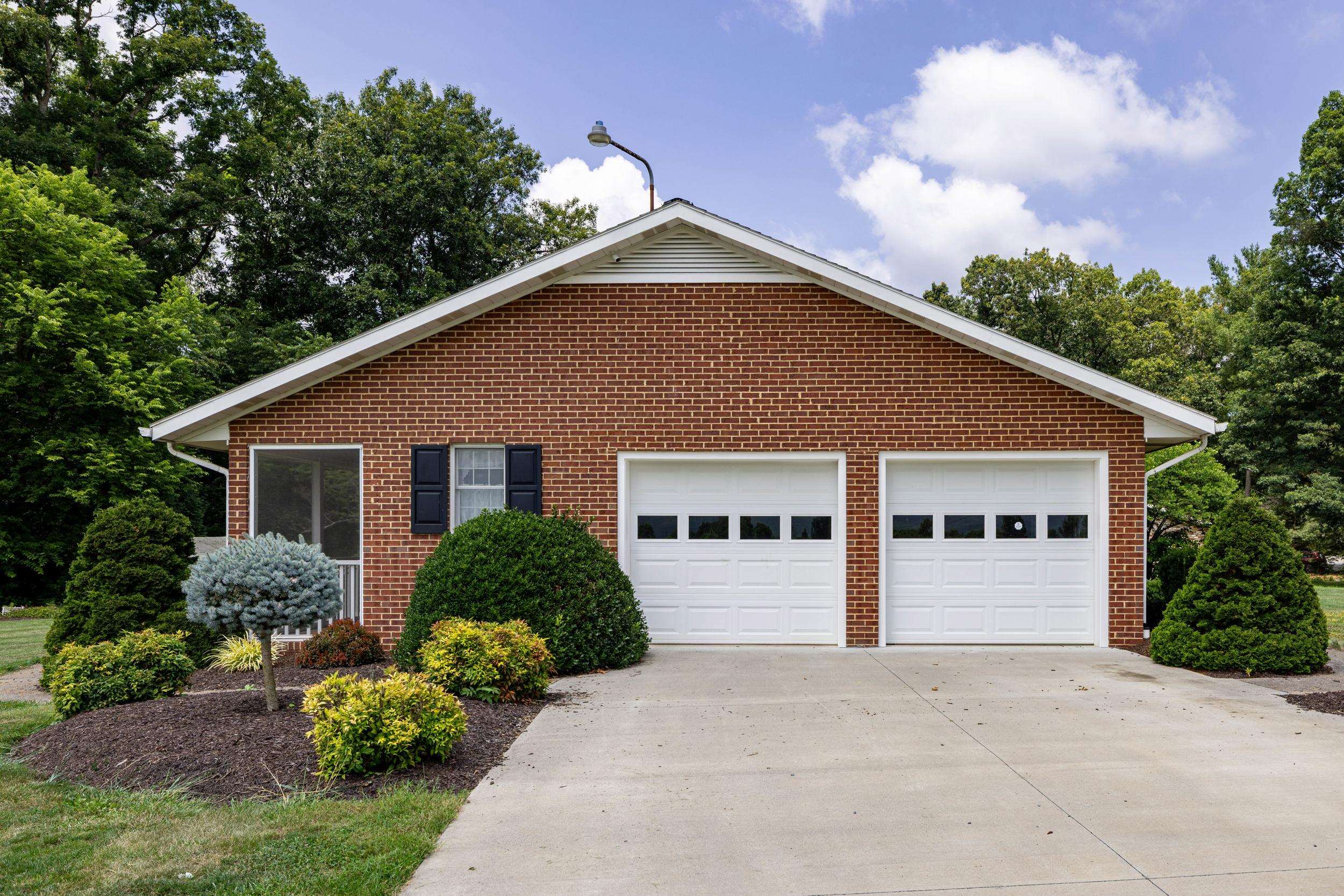 1630 ISLAND FORD RD, ELKTON, Virginia 22827, 3 Bedrooms Bedrooms, ,2 BathroomsBathrooms,Residential,1630 ISLAND FORD RD,679054 MLS # 679054 1630 ISLAND FORD RD, ELKTON, Virginia 22827, 3 Bedrooms Bedrooms, ,2 BathroomsBathrooms,Residential,1630 ISLAND FORD RD,679054 MLS # 679054