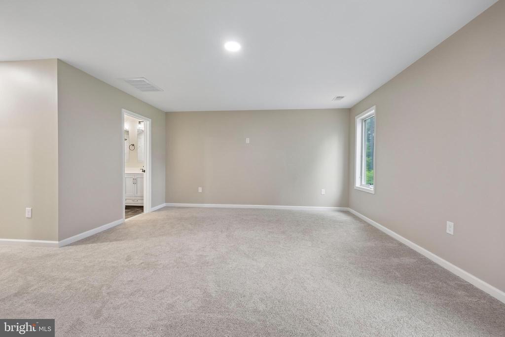 159 HAITI ST, WARRENTON, Virginia 20186, 3 Bedrooms Bedrooms, ,3 BathroomsBathrooms,Residential,159 HAITI ST,VAFQ2022426 MLS # VAFQ2022426