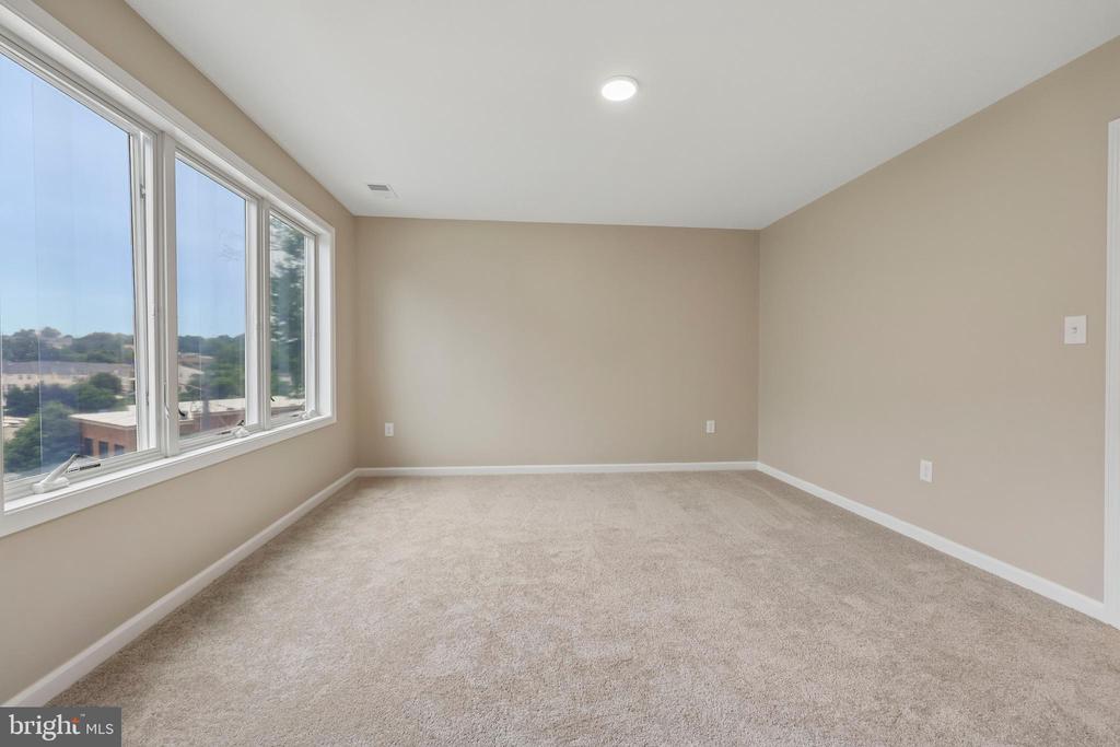 159 HAITI ST, WARRENTON, Virginia 20186, 3 Bedrooms Bedrooms, ,3 BathroomsBathrooms,Residential,159 HAITI ST,VAFQ2022426 MLS # VAFQ2022426