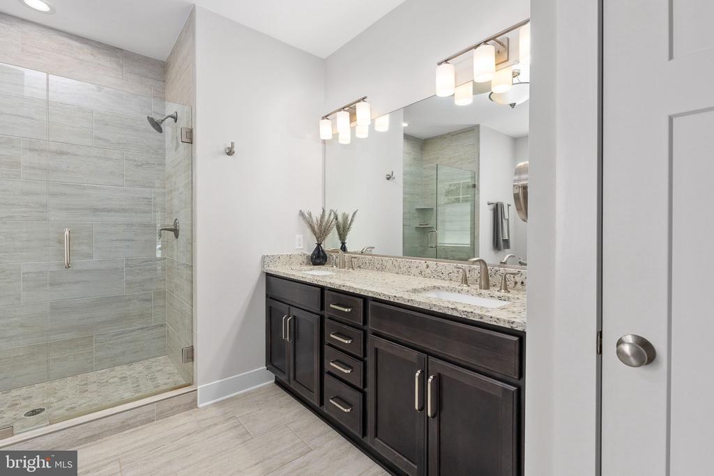 10505 RIDGE COVE LN, SPOTSYLVANIA, Virginia 22551, 5 Bedrooms Bedrooms, ,5 BathroomsBathrooms,Residential,10505 RIDGE COVE LN,VASP2043128 MLS # VASP2043128