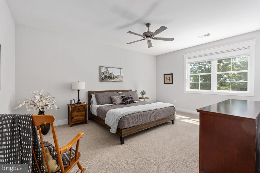 10505 RIDGE COVE LN, SPOTSYLVANIA, Virginia 22551, 5 Bedrooms Bedrooms, ,5 BathroomsBathrooms,Residential,10505 RIDGE COVE LN,VASP2043128 MLS # VASP2043128