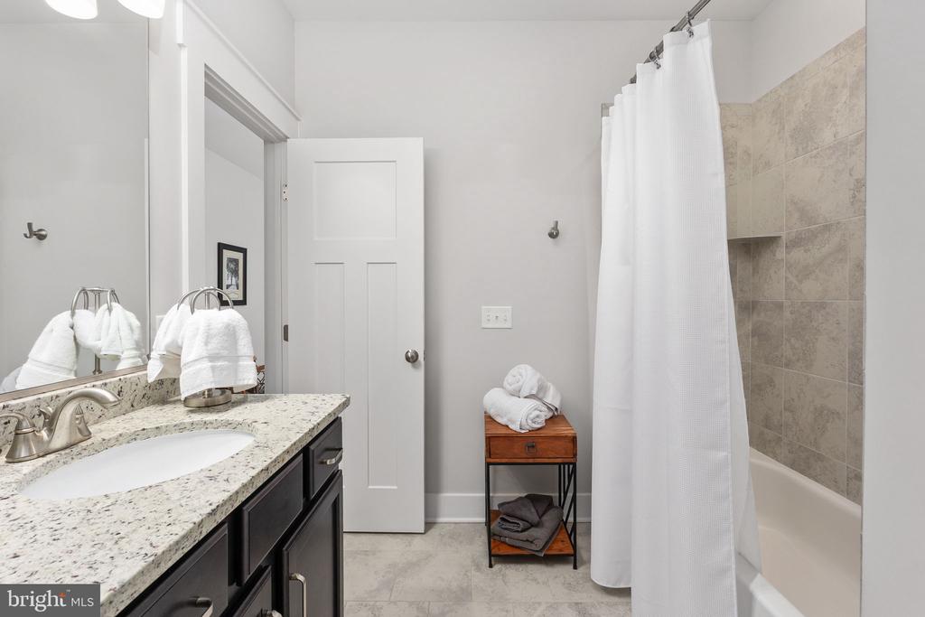 10505 RIDGE COVE LN, SPOTSYLVANIA, Virginia 22551, 5 Bedrooms Bedrooms, ,5 BathroomsBathrooms,Residential,10505 RIDGE COVE LN,VASP2043128 MLS # VASP2043128